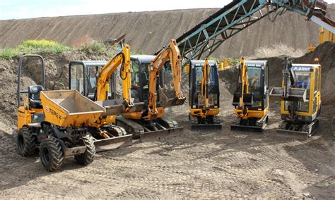 mini digger hire hartlepool|MP ALLEN .